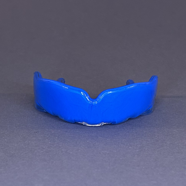 Individuell anpassbarer Mundschutz aus Somo-Gel in blau, Zahnschutz für Kampfsport
