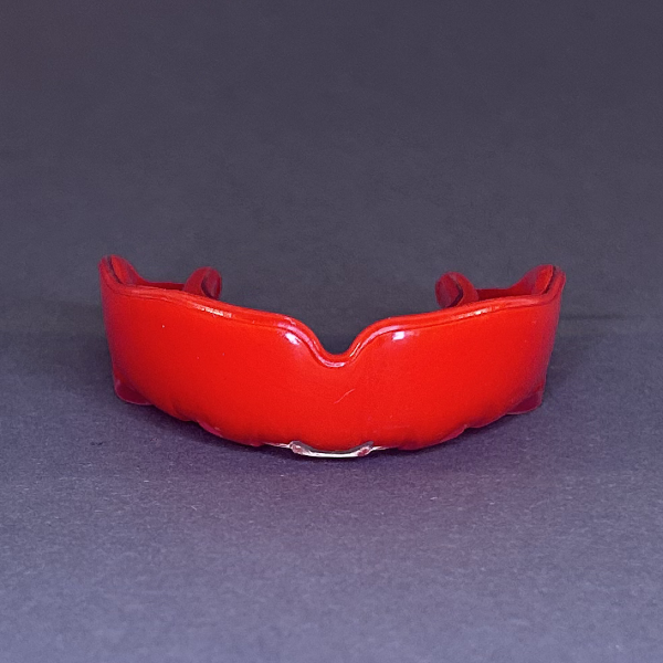 Individuell anpassbarer Mundschutz aus Somo-Gel in Rot, Zahnschutz für Kampfsport